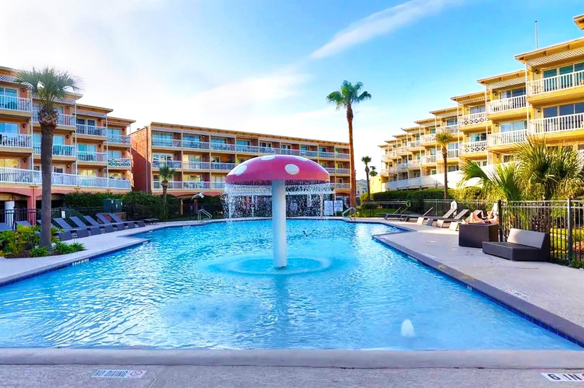 Beautiful Ocean Views At The Victorian Apartment Galveston Exterior foto